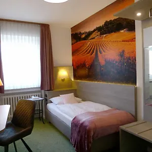 Wurms Dusseldorf